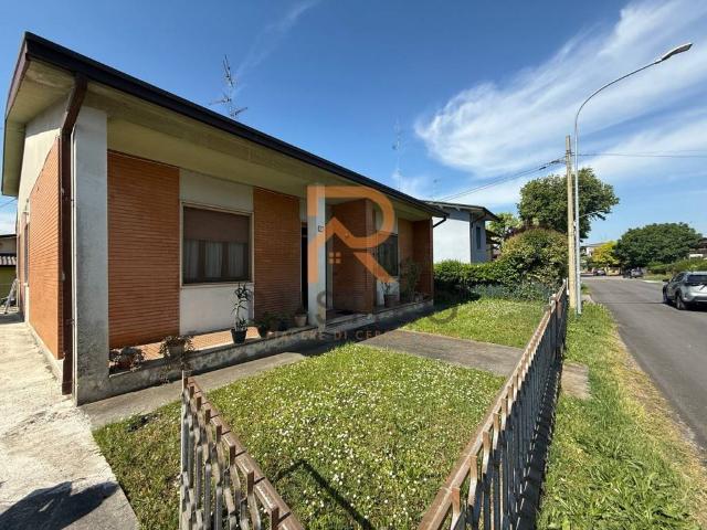 Villa in vendita a Suzzara MN