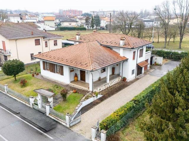 Villa in vendita a Suzzara MN