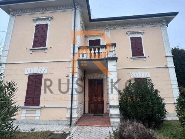 Villa in vendita a Suzzara MN