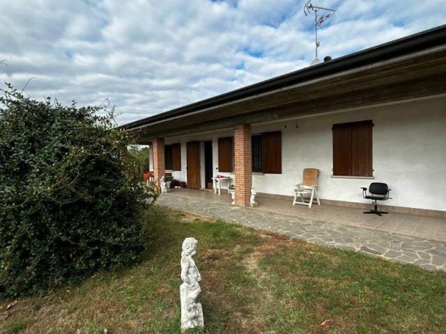 Villa in vendita a Suzzara MN