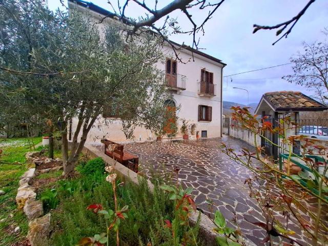 Villa in vendita a Sulmona AQ