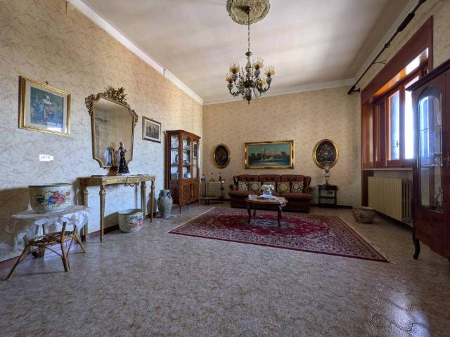 Villa in vendita a Surbo LE