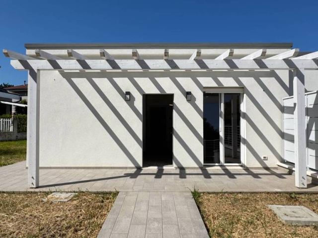 Villa in vendita a Potenza Picena MC