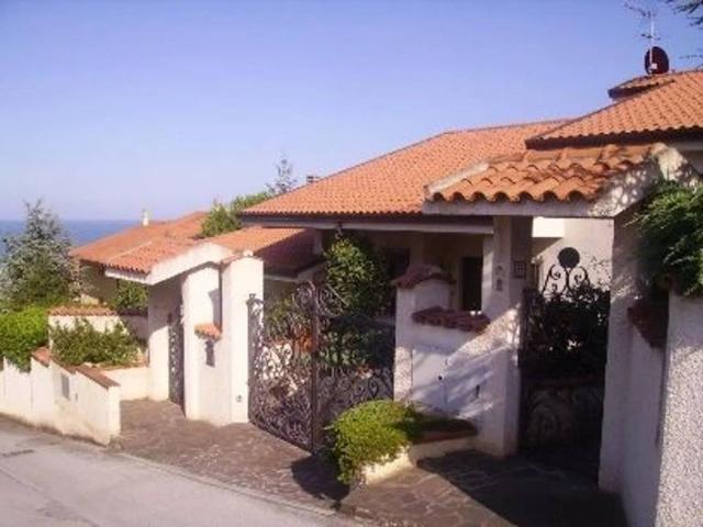 Villa in vendita a Potenza Picena MC