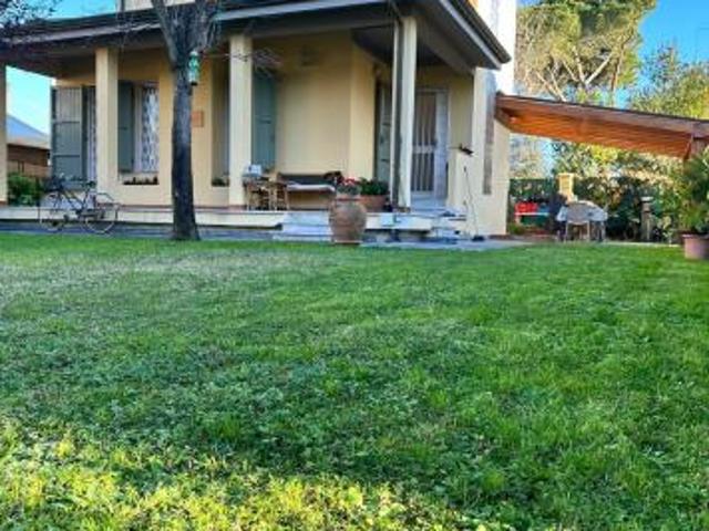 Villa in vendita a Poveromo Massa 120 mq Rif: 1312008