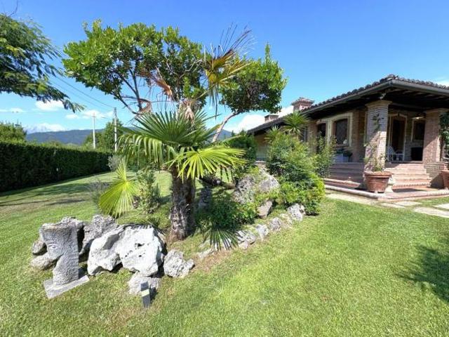 Villa in vendita a Poveromo Massa 200 mq Rif: 1423888