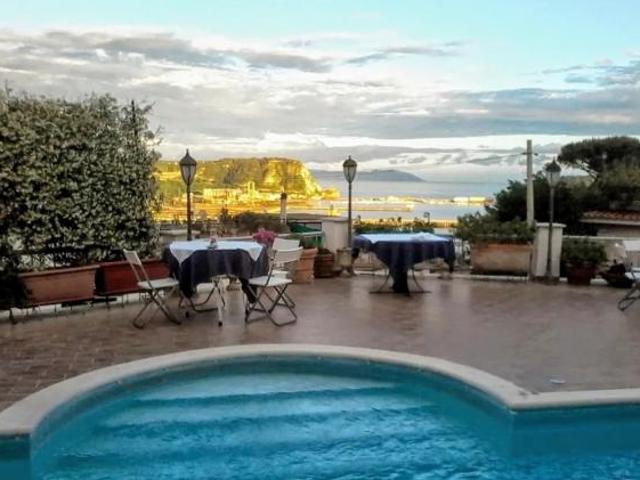 Villa in vendita a Pozzuoli
