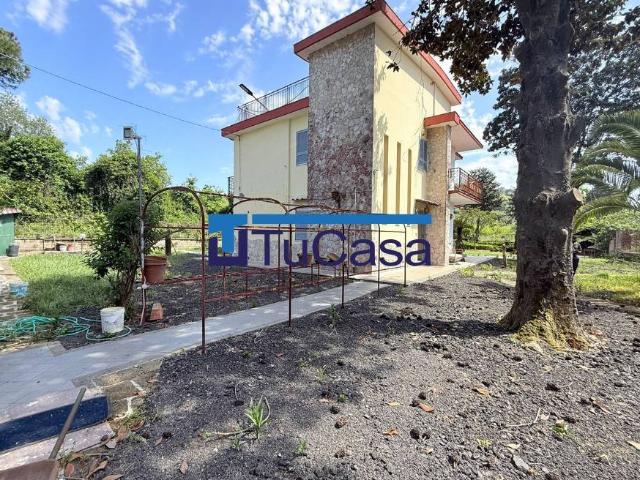 Villa in vendita a Pozzuoli NA