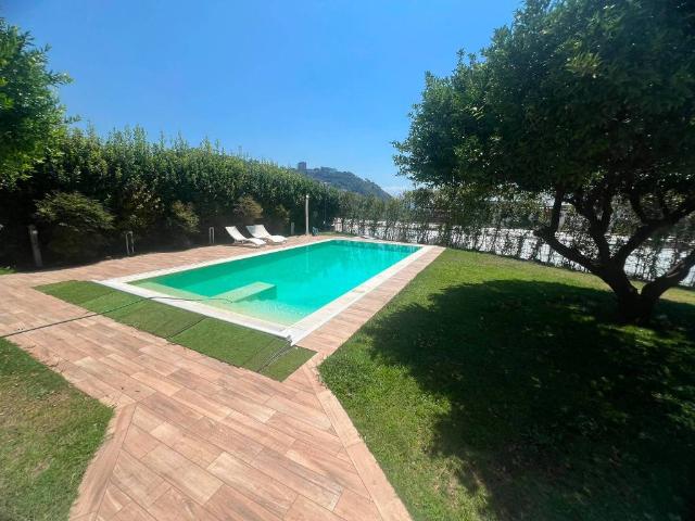 Villa in vendita a Pozzuoli NA