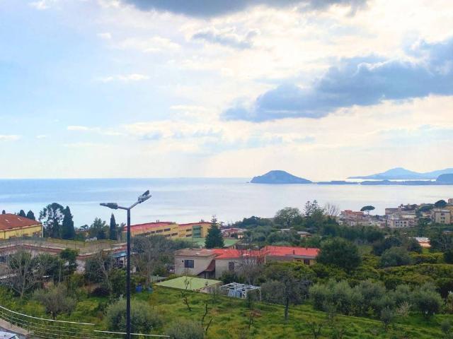 Villa in vendita a Pozzuoli NA