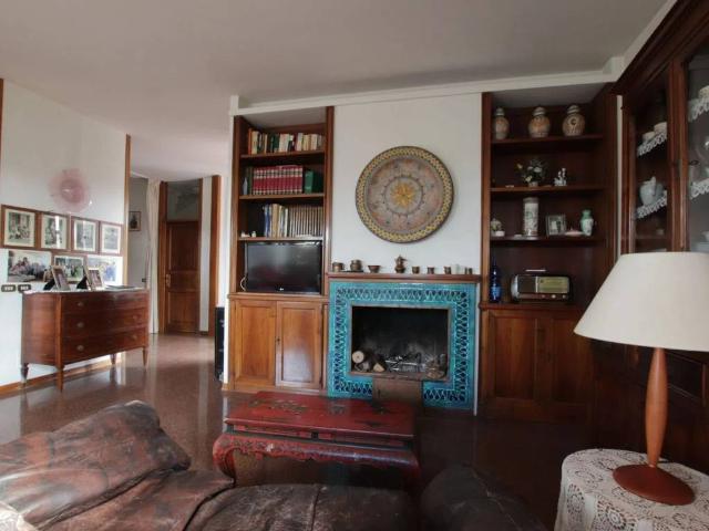 Villa in vendita a Poggibonsi SI