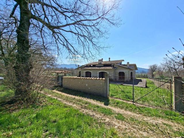 Villa in vendita a Poggio Nativo RI