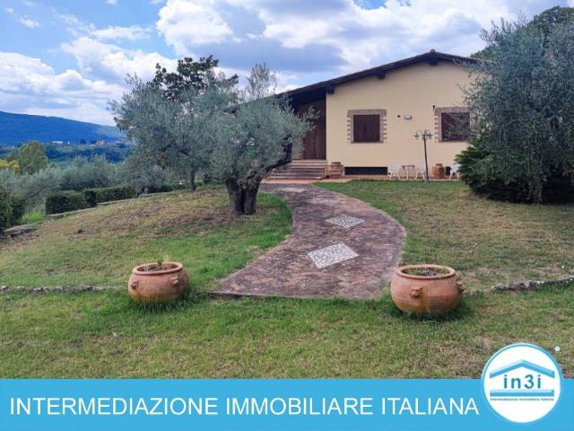 Villa in vendita a Poggio Nativo RI