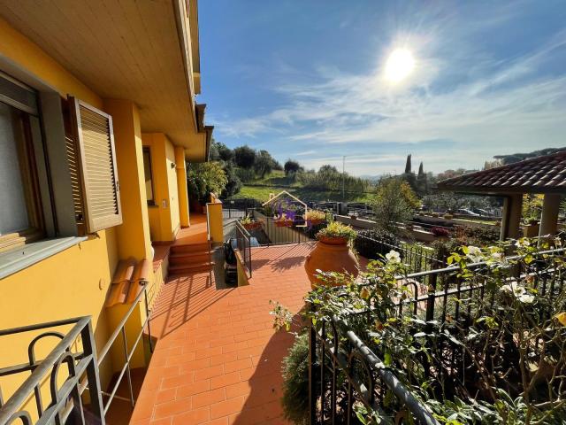 VILLA in VENDITA a POGGIO A CAIANO BONISTALLO di 8 vani