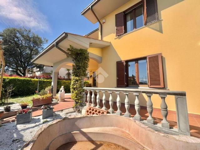 Villa in vendita a Poggio a Caiano PO