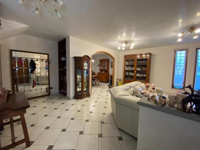 Villa in vendita a Poggio a Caiano 220 mq Rif: 1313804