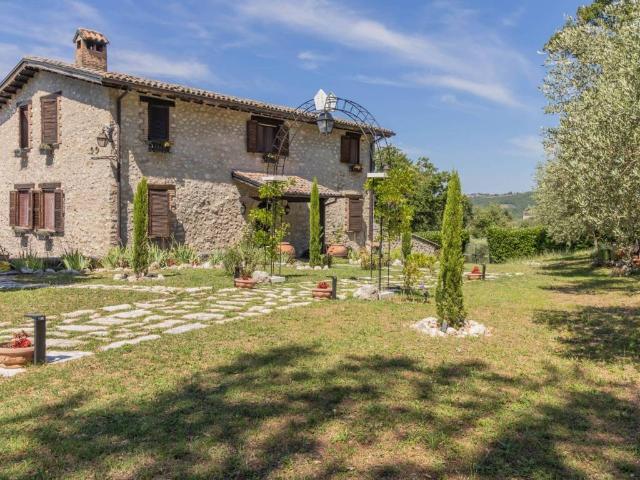 Villa in vendita a Poggio Bustone RI