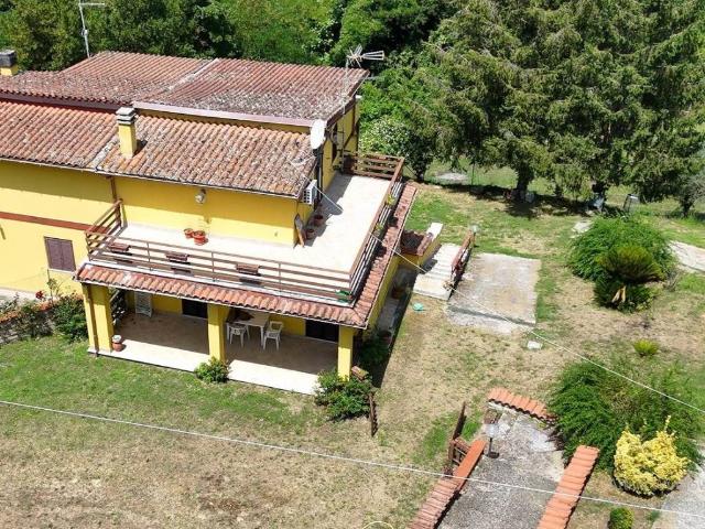 Villa in vendita a Poggio Catino RI