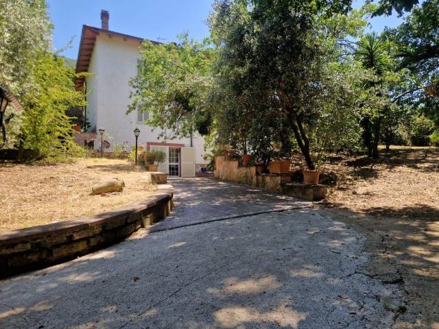Villa in vendita a Poggio Catino RI
