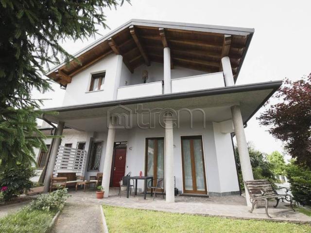 Villa in vendita a Pogliano Milanese MI