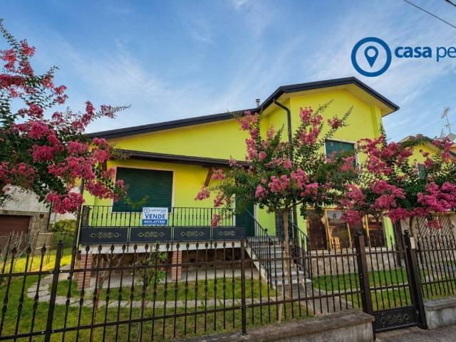 Villa in vendita a Polesella RO