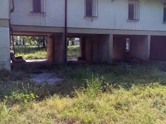 Villa in vendita a Polesine Zibello PR