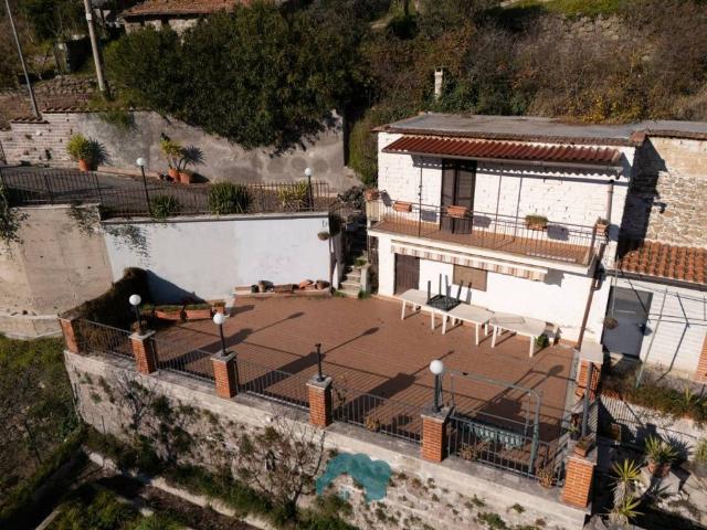 Villa in vendita a Poli RM