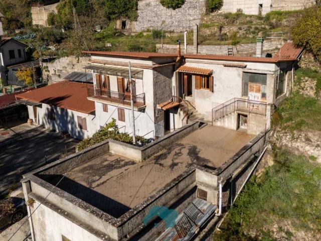 Villa in vendita a Poli RM
