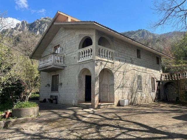 Villa in vendita a Polizzi Generosa PA