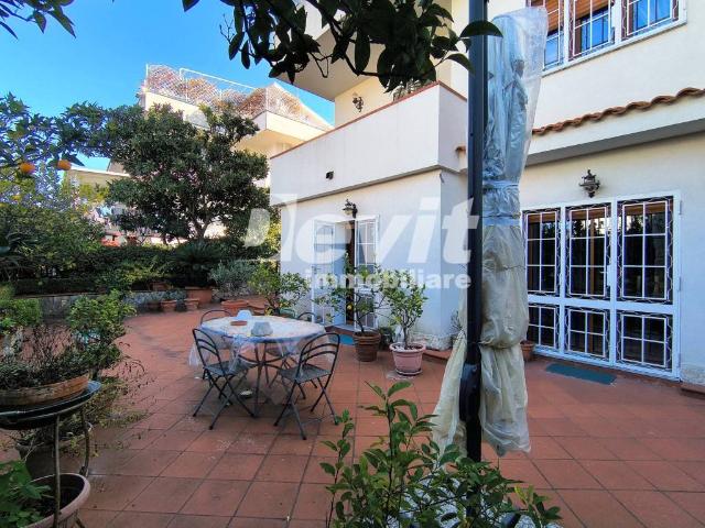 Villa in vendita a Pollena Trocchia NA
