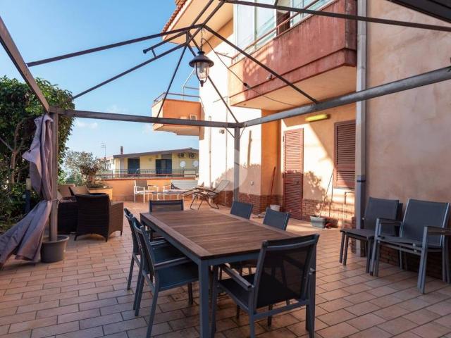 Villa in vendita a Pollena Trocchia NA