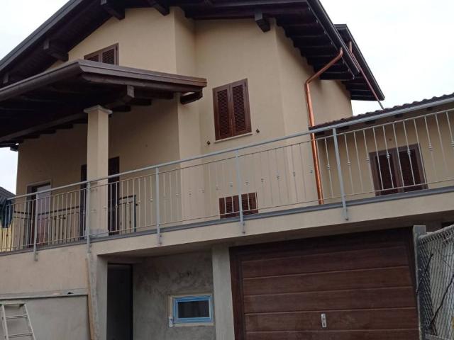 Villa in vendita a Pombia NO