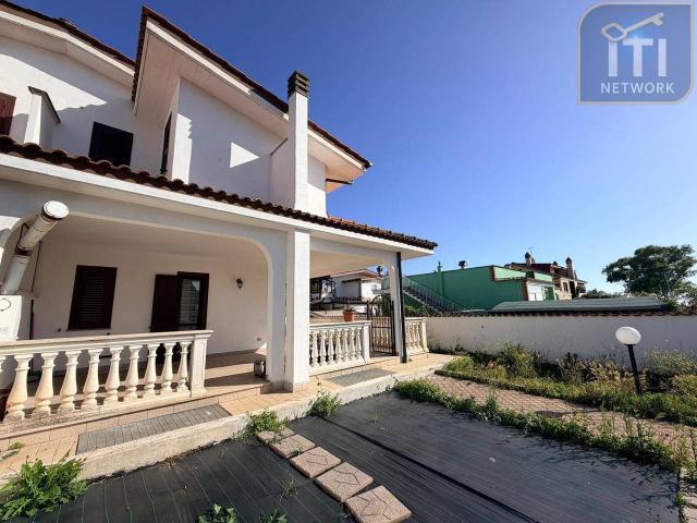 Villa in vendita a Pomezia