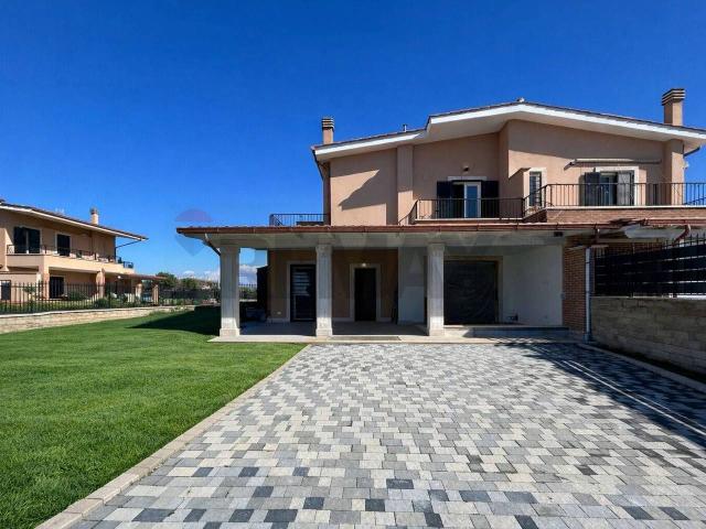 Villa in vendita a Pomezia