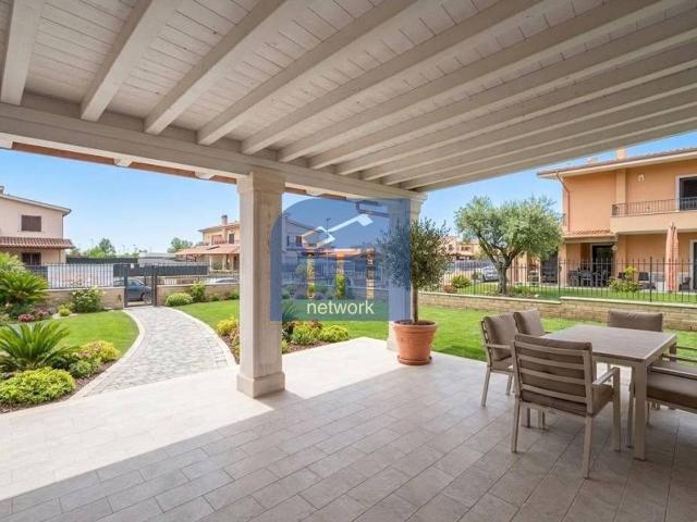 Villa in vendita a Pomezia