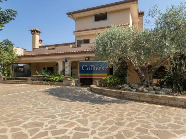 Villa in vendita a Pomezia RM