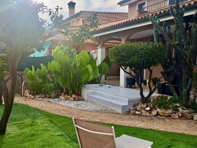 Villa in vendita a Pomezia RM