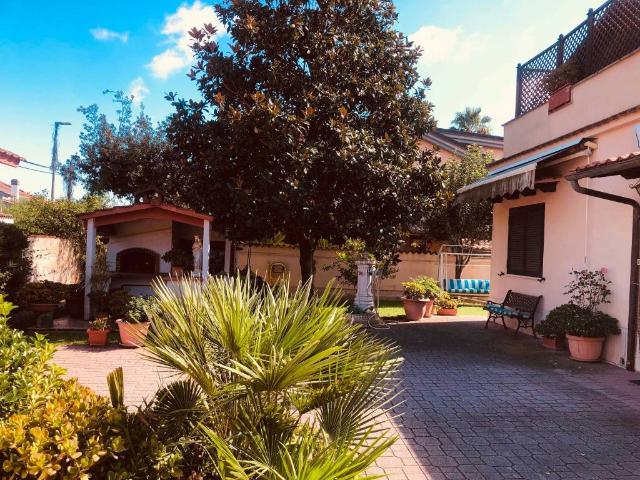 Villa in vendita a Pomezia RM
