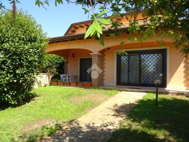 Villa in vendita a Pomezia RM