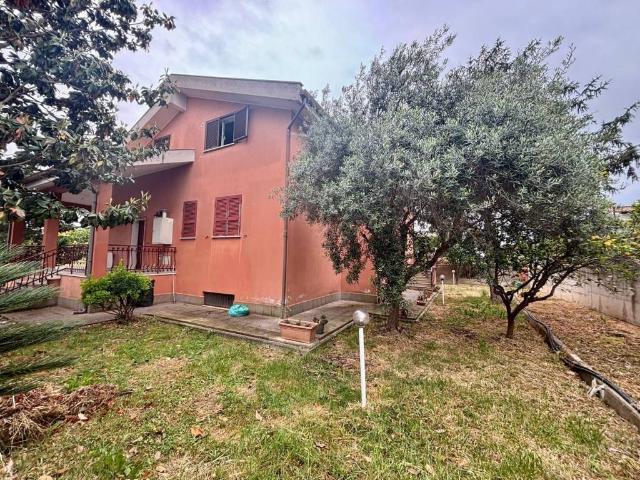 Villa in vendita a Pomezia RM