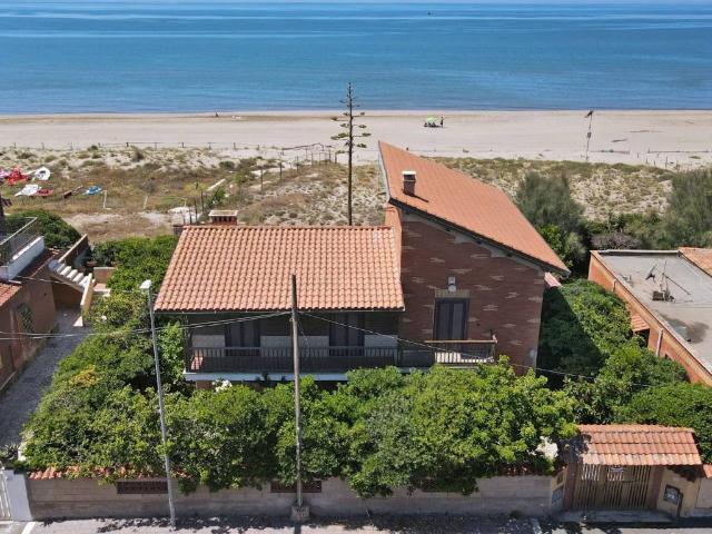 Villa in vendita a Pomezia RM