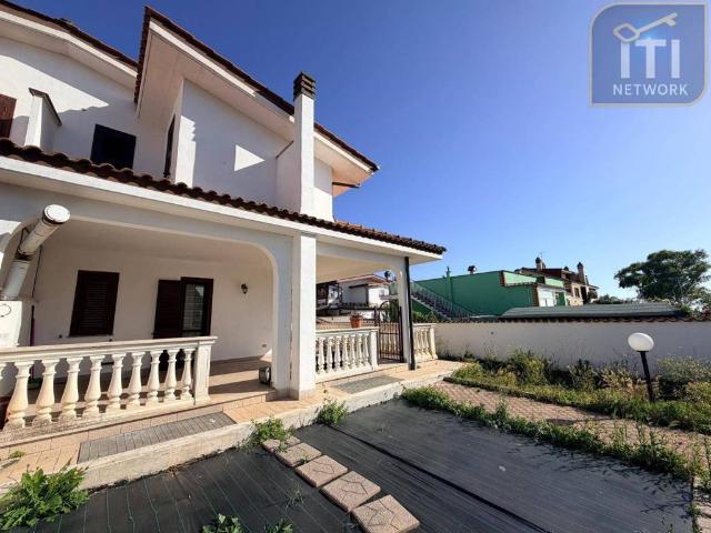 Villa in vendita a Pomezia RM
