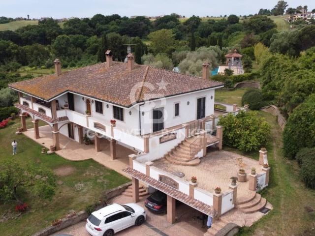 Villa in vendita a Pomezia RM
