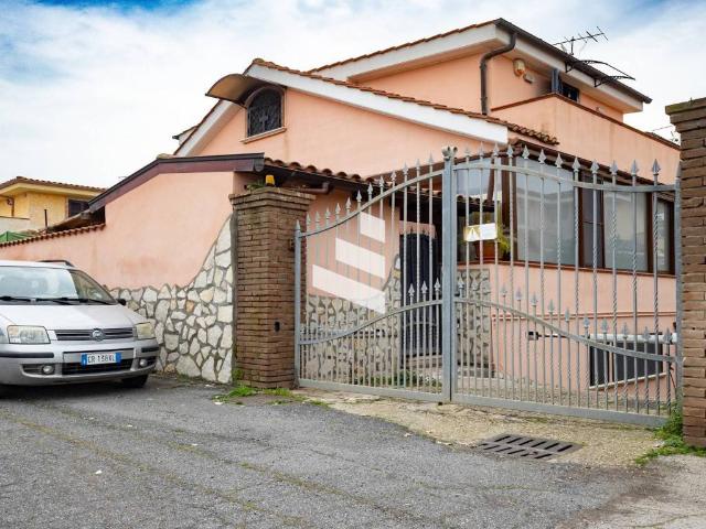 Villa in vendita a Pomezia RM