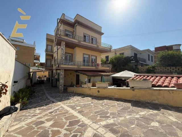 Villa in vendita a Pomezia RM