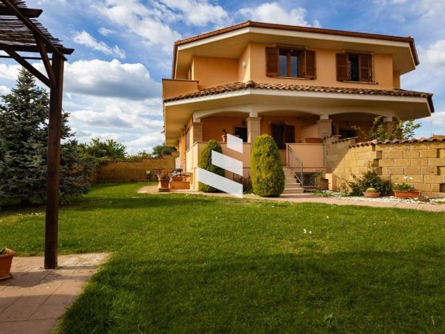 Villa in vendita a Pomezia RM