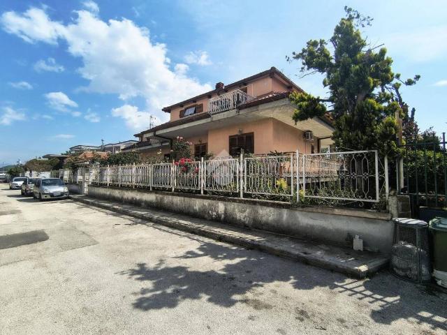 Villa in vendita a Pomigliano d'Arco NA