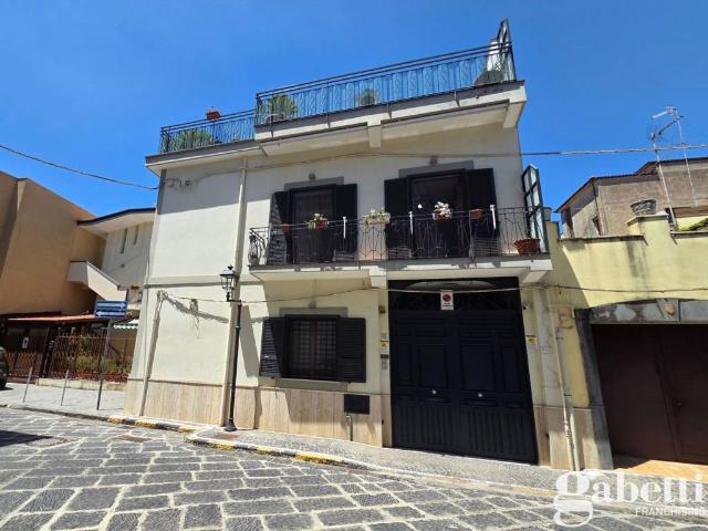 Villa in vendita a Pomigliano d'Arco NA