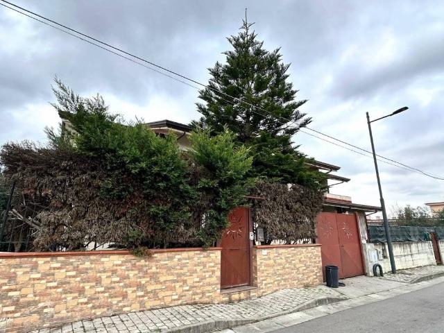 Villa in vendita a Pomigliano d'Arco NA