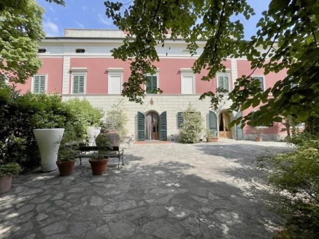 Villa in vendita a Ponsacco 350 mq Rif: 428737